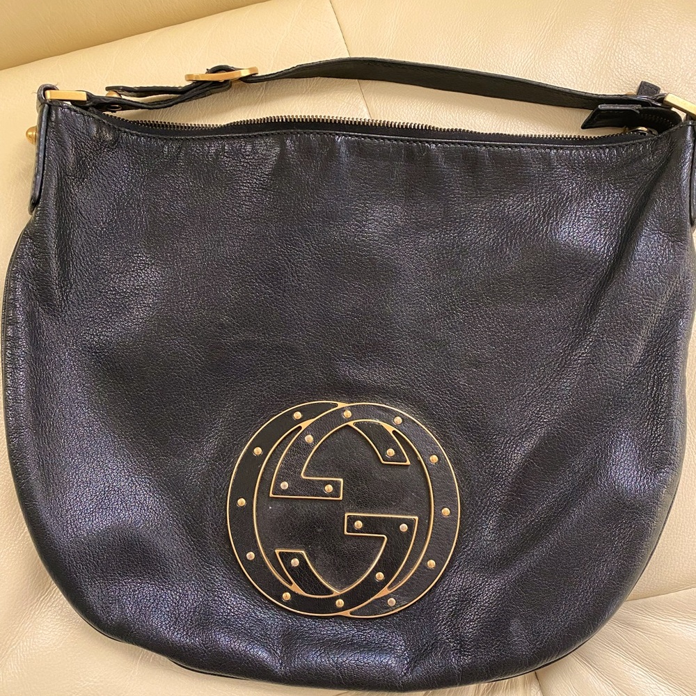 Authentic Hobo Leather Gucci Bag with Metal Logo